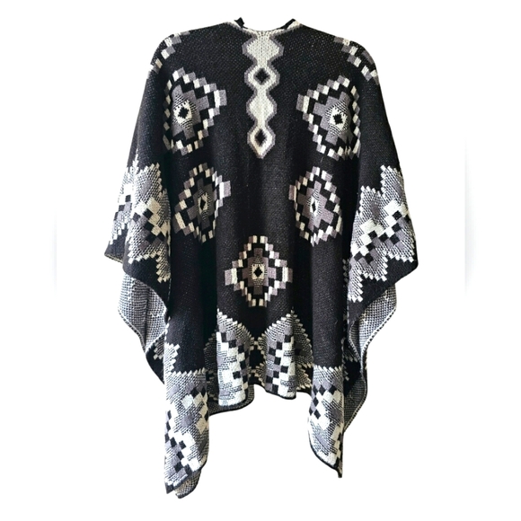 Cato Sweater Western Poncho Wrap Black & White Aztec Tribal Flowy & Warm O/S - Picture 2 of 6